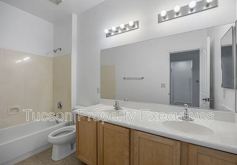 7585 E Picket Fence Ln — Photo 14