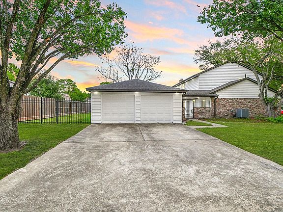 4th image of 14406 Burgoyne Rd