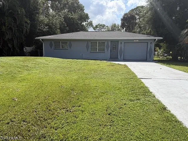 North Fort Myers — Photo 1