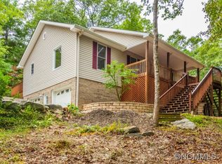 5 Edelweiss Dr, Horse Shoe, NC 28742