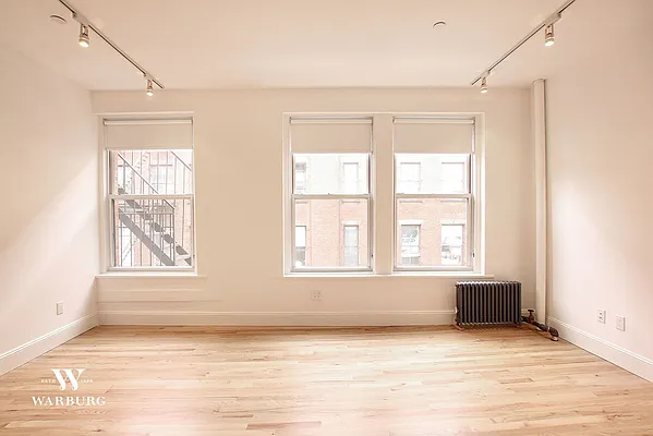 Rented by Warburg | media 30