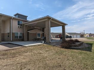 1955 1st Ave N APT 3, Windom, MN 56101