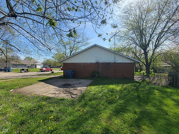 3rd image of 3755 N Brentwood Ave
