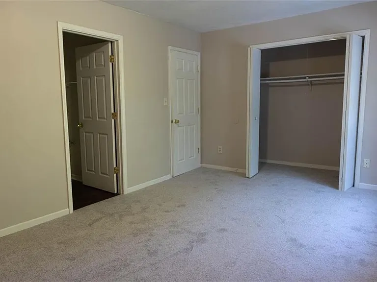 721 Redland Dr — Photo 6