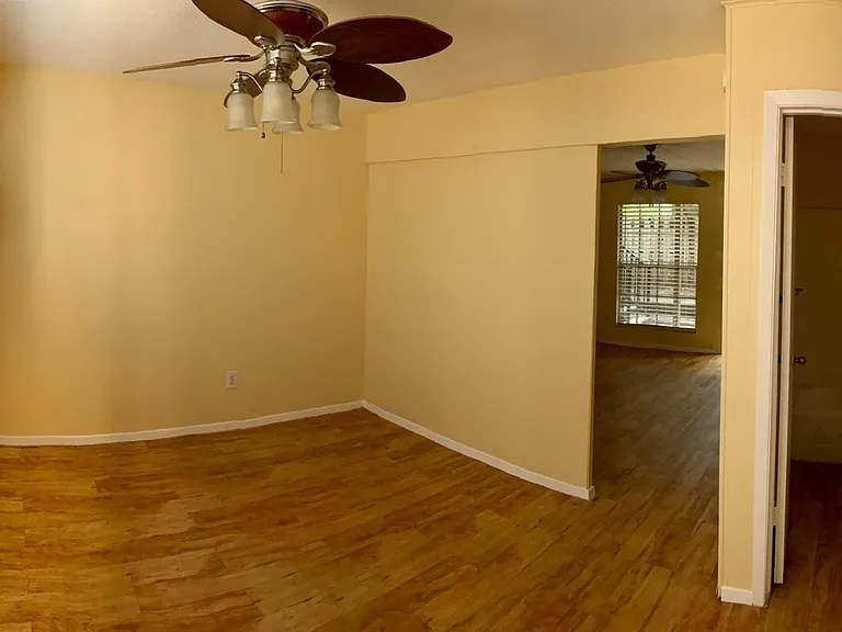 Envoy Apartments — Photo 4