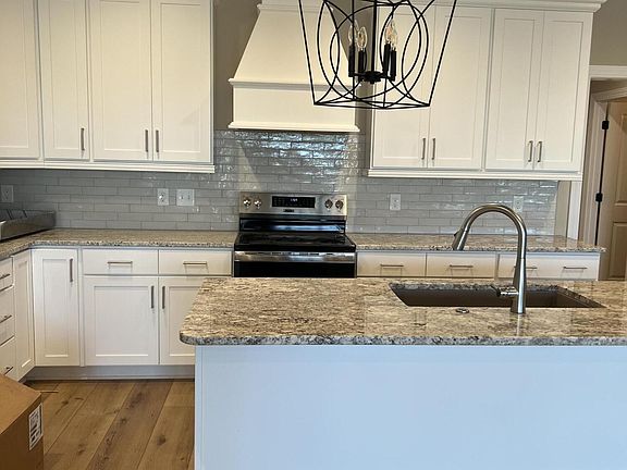 4th image of 3806 Honeytree Ln