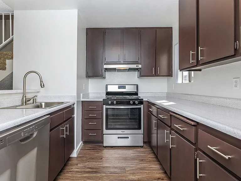 Lake Balboa Townhomes — Photo 7