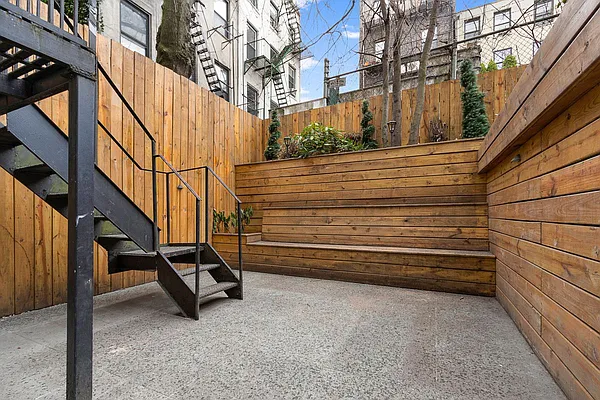 Rented by Compass | media 9