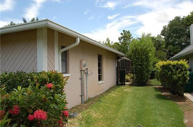 2nd image of 2437 Pine Woods Cir