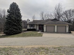 6035 SE 37th St, Tecumseh, KS 66542