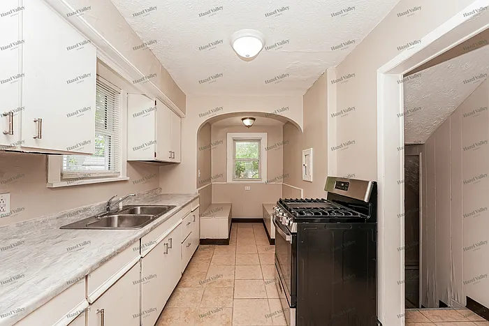 805 Woodland Ave — Photo 9
