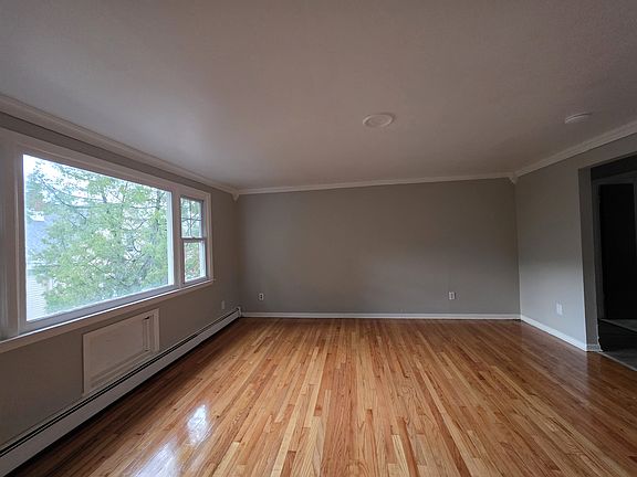4th image of 960 1st Ave #G