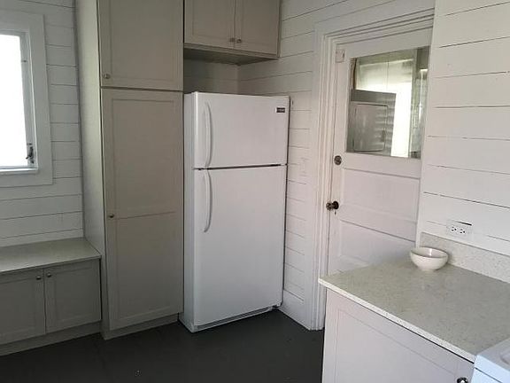 2nd image of 229 Lakeland Dr