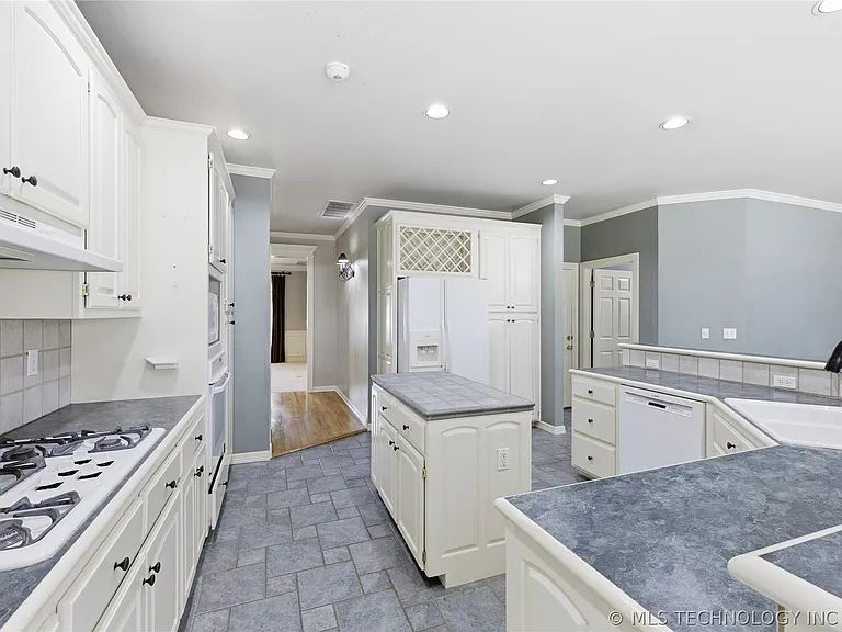 9818 E 83rd Pl — Photo 12