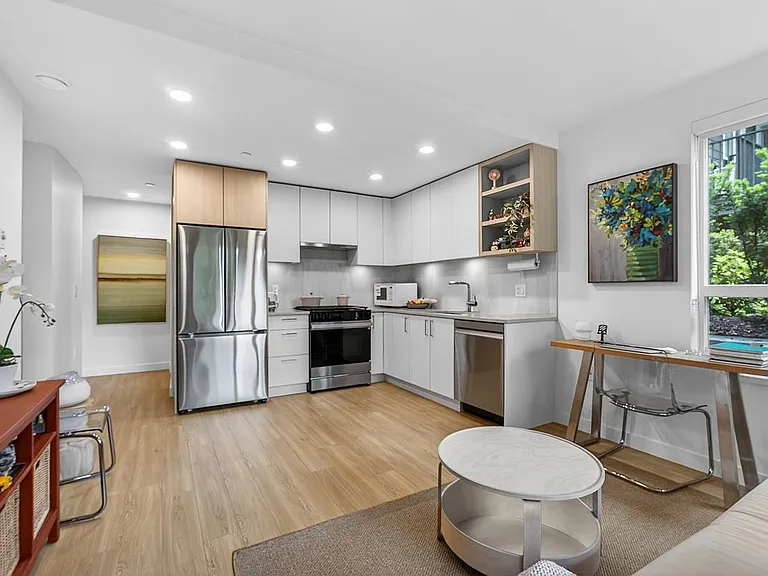 723 Grover Ave #210 — Photo 6