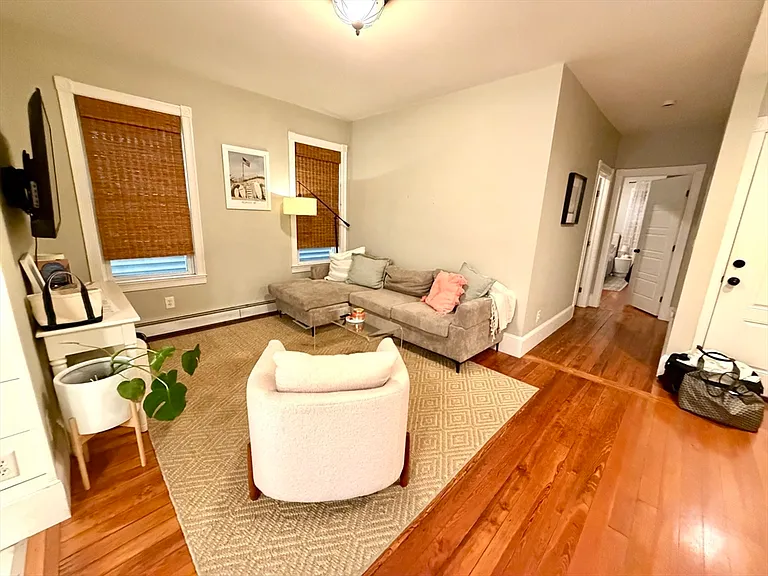 244 W 3rd St #2 — Photo 5
