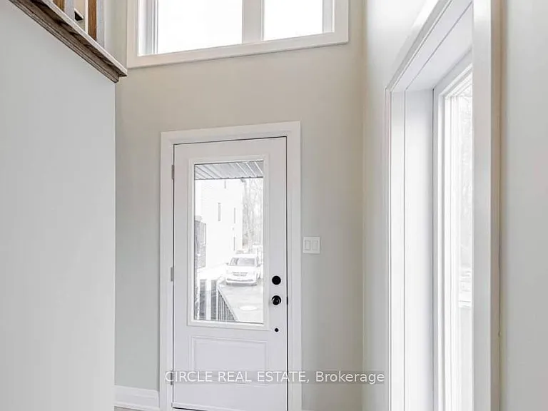 1489 Purchase Pl — Photo 2