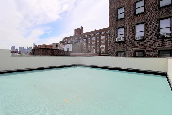 Rented by Julien Aractingi, LREB | media 20