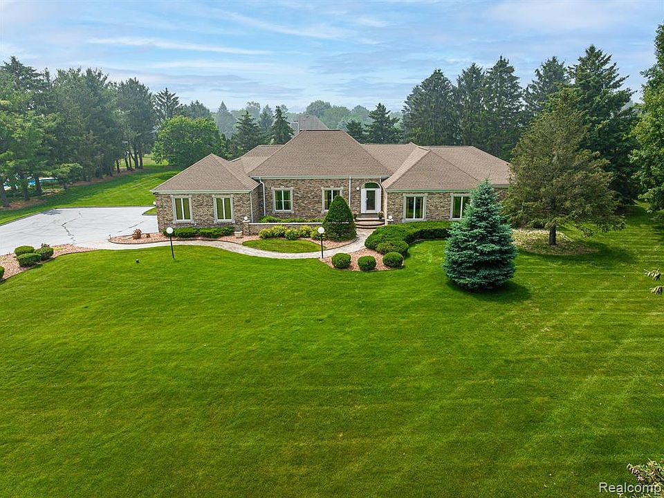 4227 Newcastle Dr, Clarkston, MI 48348 Zillow
