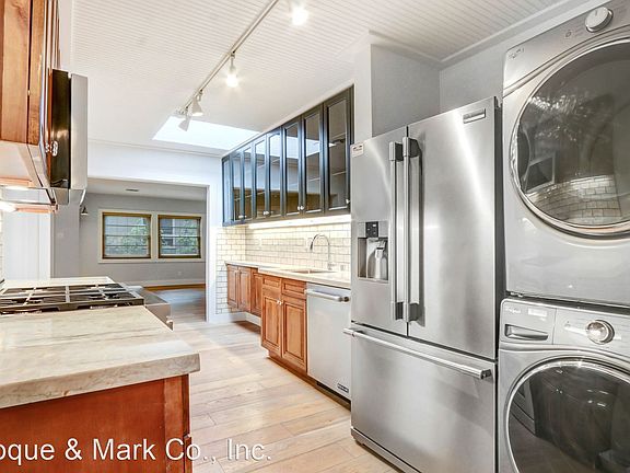 3rd image of 1432 Harvard St #D