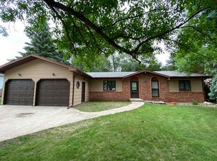 404 17th St NE, Watertown, SD 57201