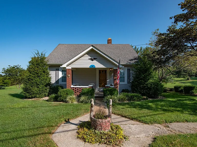1231 Crume Rd — Photo 2