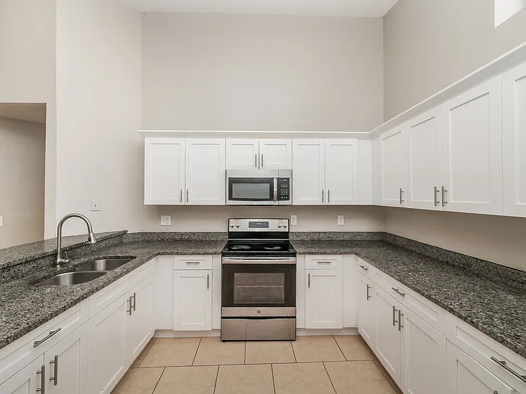 11105 Cherrywood Ln — Photo 5