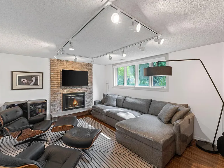 4004 Upton Ave S — Photo 19