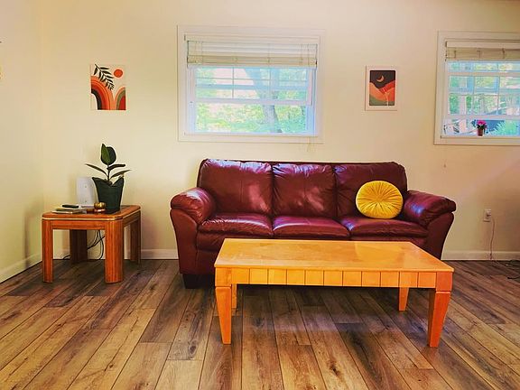 Good functional windows around the whole home.