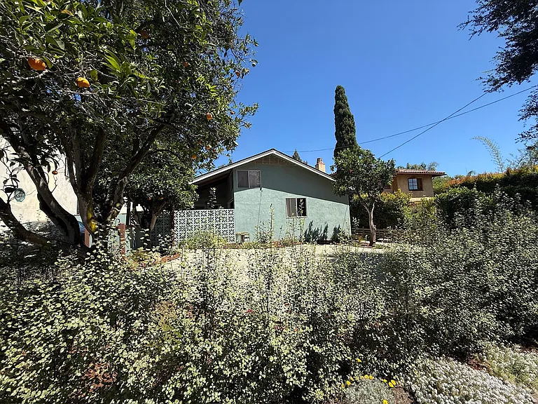 630 Tabor Ln — Photo 1