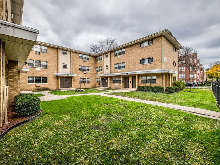 8100 S Drexel Ave — Photo 10