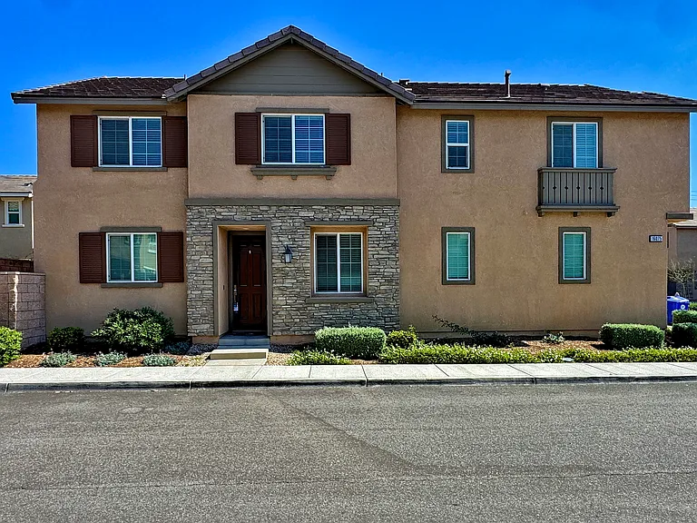 16075 Symphony Ln — Photo 2