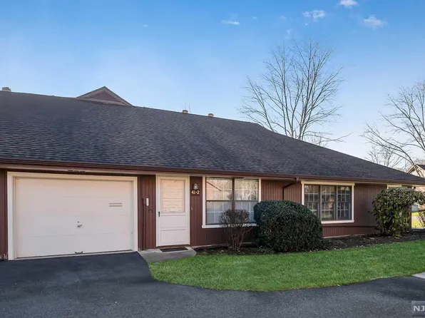 41-2 Tamaron Dr, Waldwick, NJ 07463