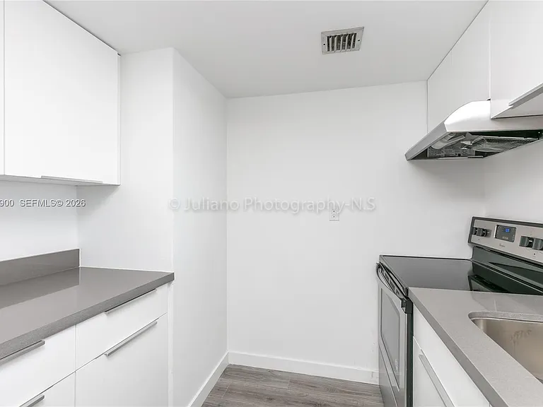 7601 E Treasure Dr #1509 — Photo 6