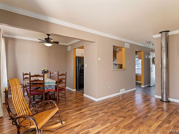 5th image of 12768 Elaine Dr