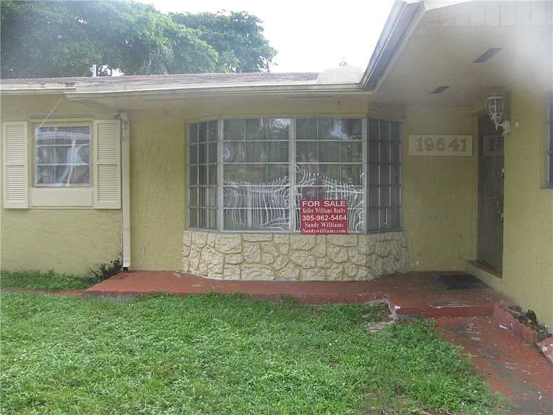 1st image of 19641 NE 1st Ct