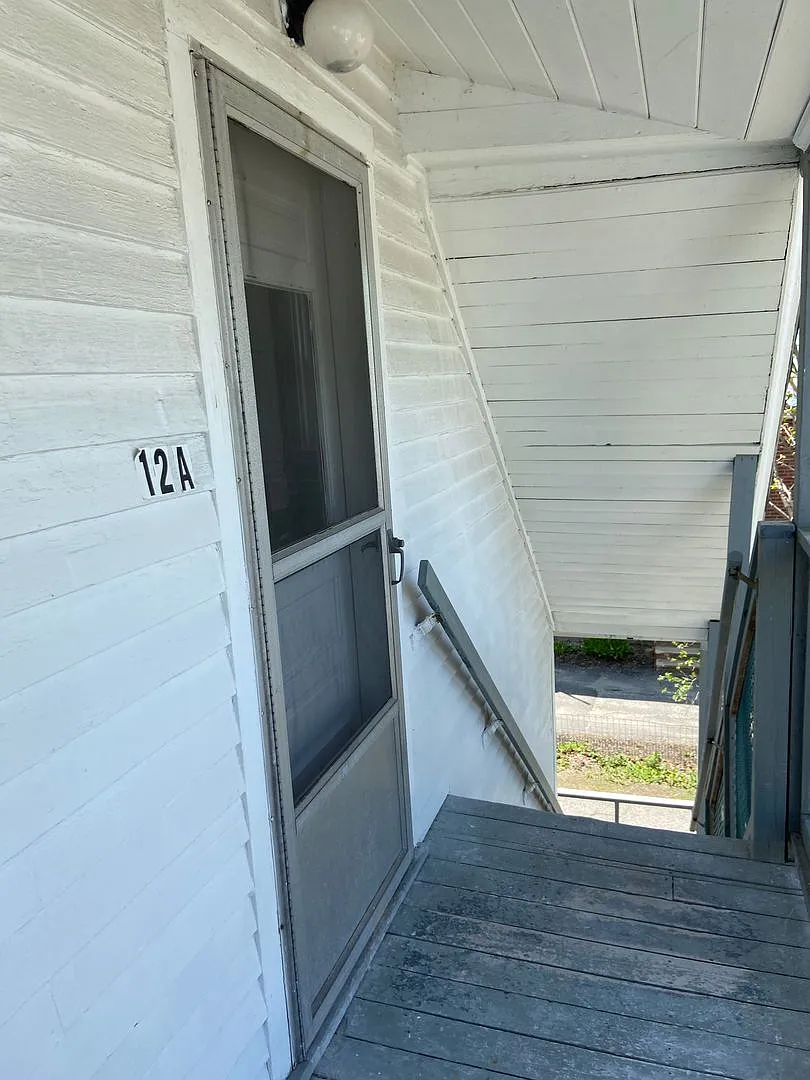 10-12 Lincoln Street — Photo 1