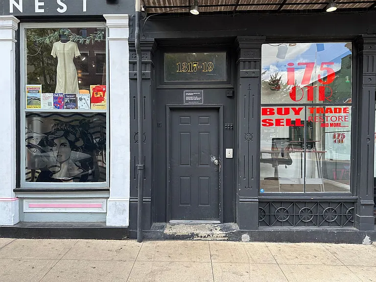 1317 Main St — Photo 2