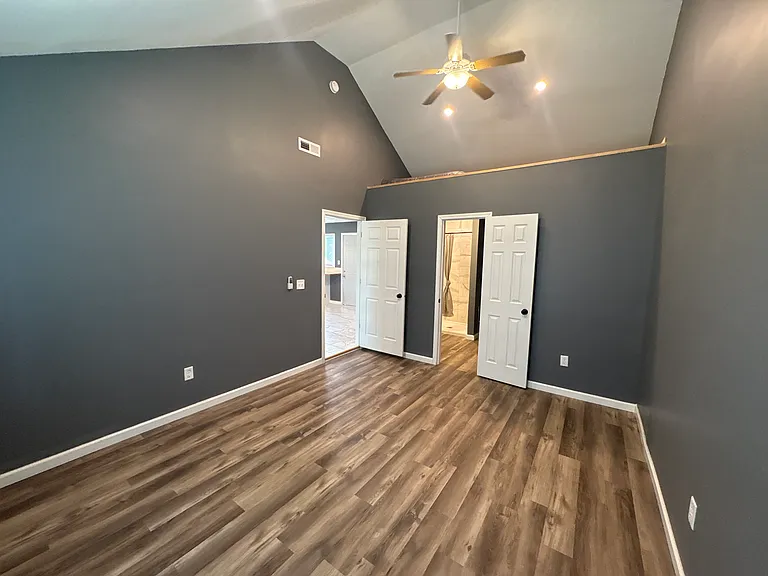 2605 Oak Grove Rd — Photo 5