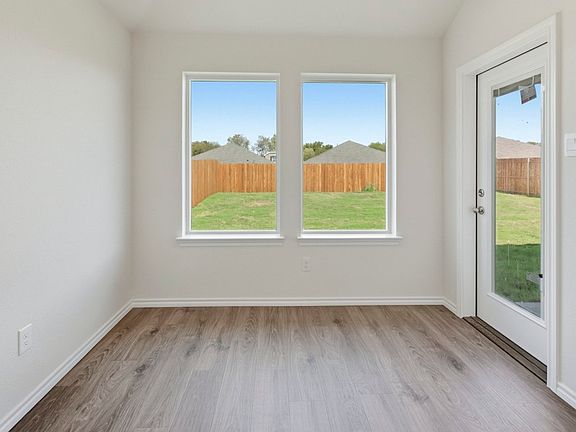 4th image of 2362 32nd St
