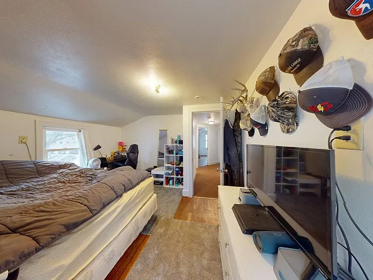 147 Campus Ave — Photo 10