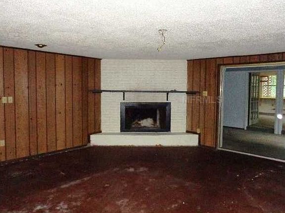 3rd image of 136 N Boulevard Ct