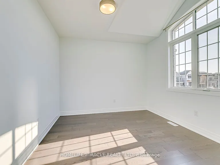 3133 Moss Gdns — Photo 24