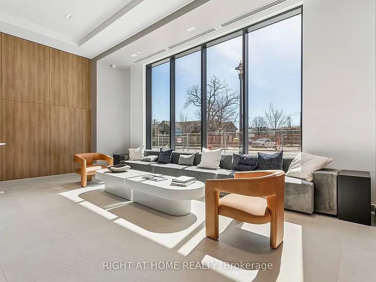 2075 Lakeshore Rd #402 — Photo 26