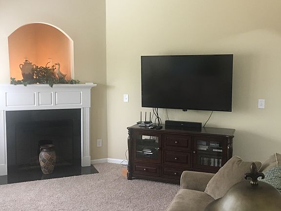 3rd image of 809 Brookhaven Dr