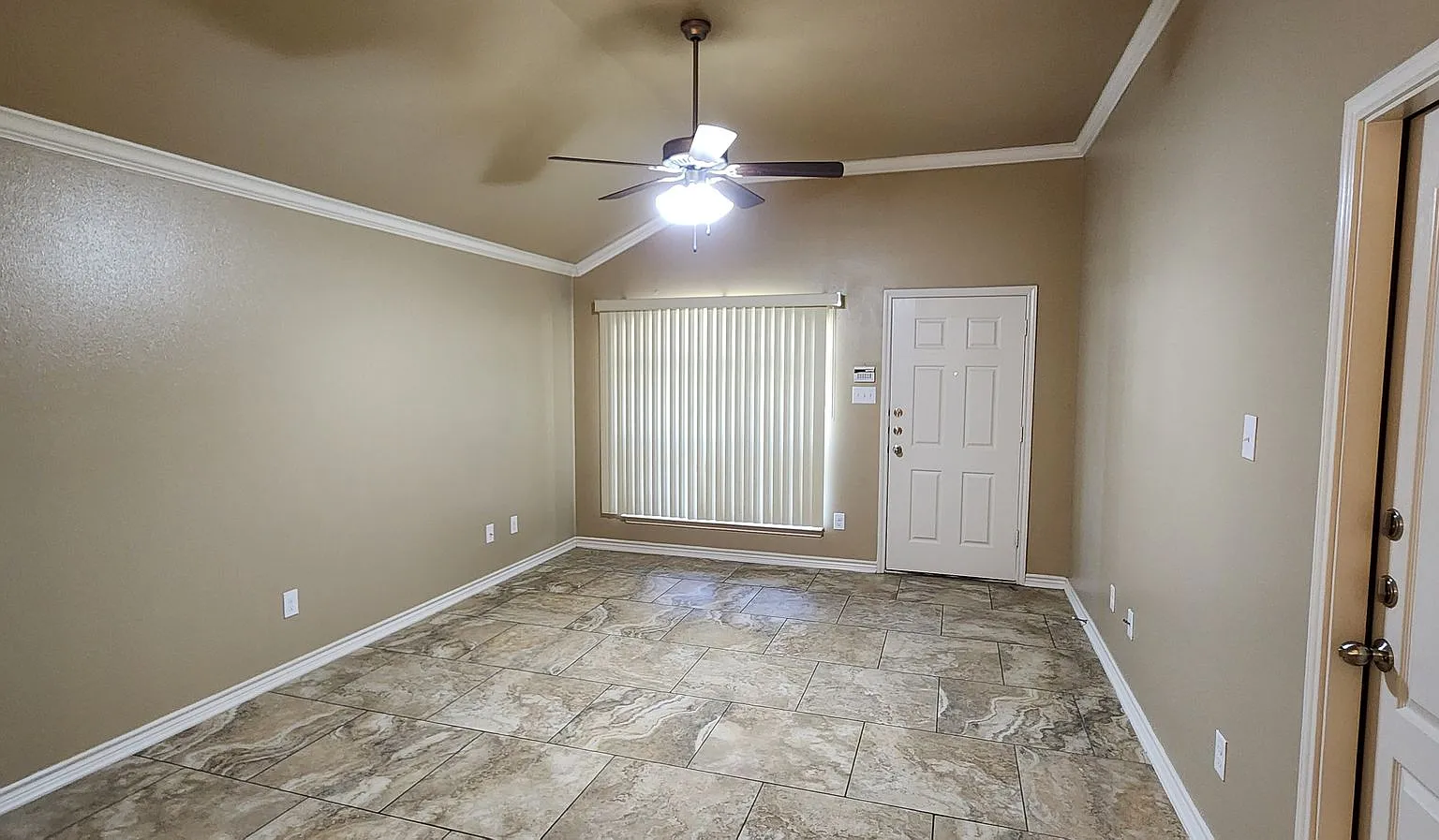3 bedroom 2 bath Duplex off Bunny Trail Killeen — Photo 3