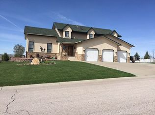 2314 Bluffs Ridge Dr, Gillette, WY 82718