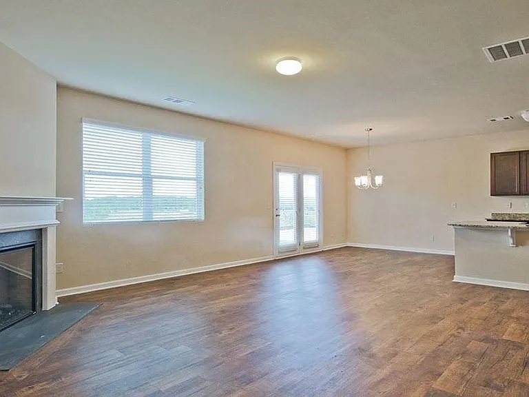 507 Springer Pkwy — Photo 4