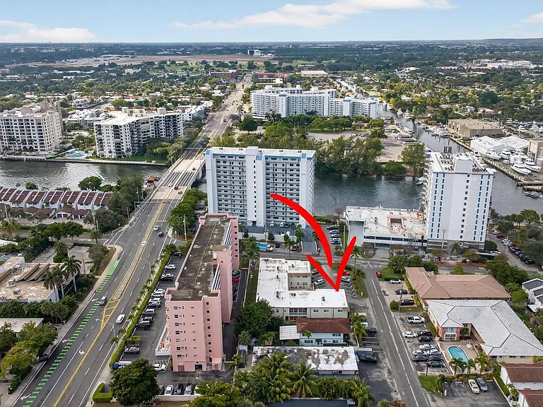 1450 N Riverside Dr #101 — Photo 35
