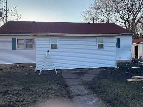 5th image of 108 N Hanna St